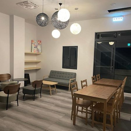 Yilan One Night Hostel מראה חיצוני תמונה